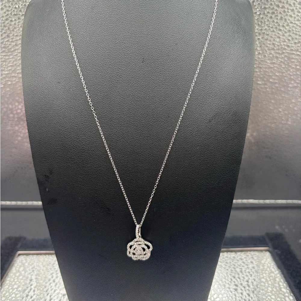 Elegant Sterling Silver Rose Pendant Necklace